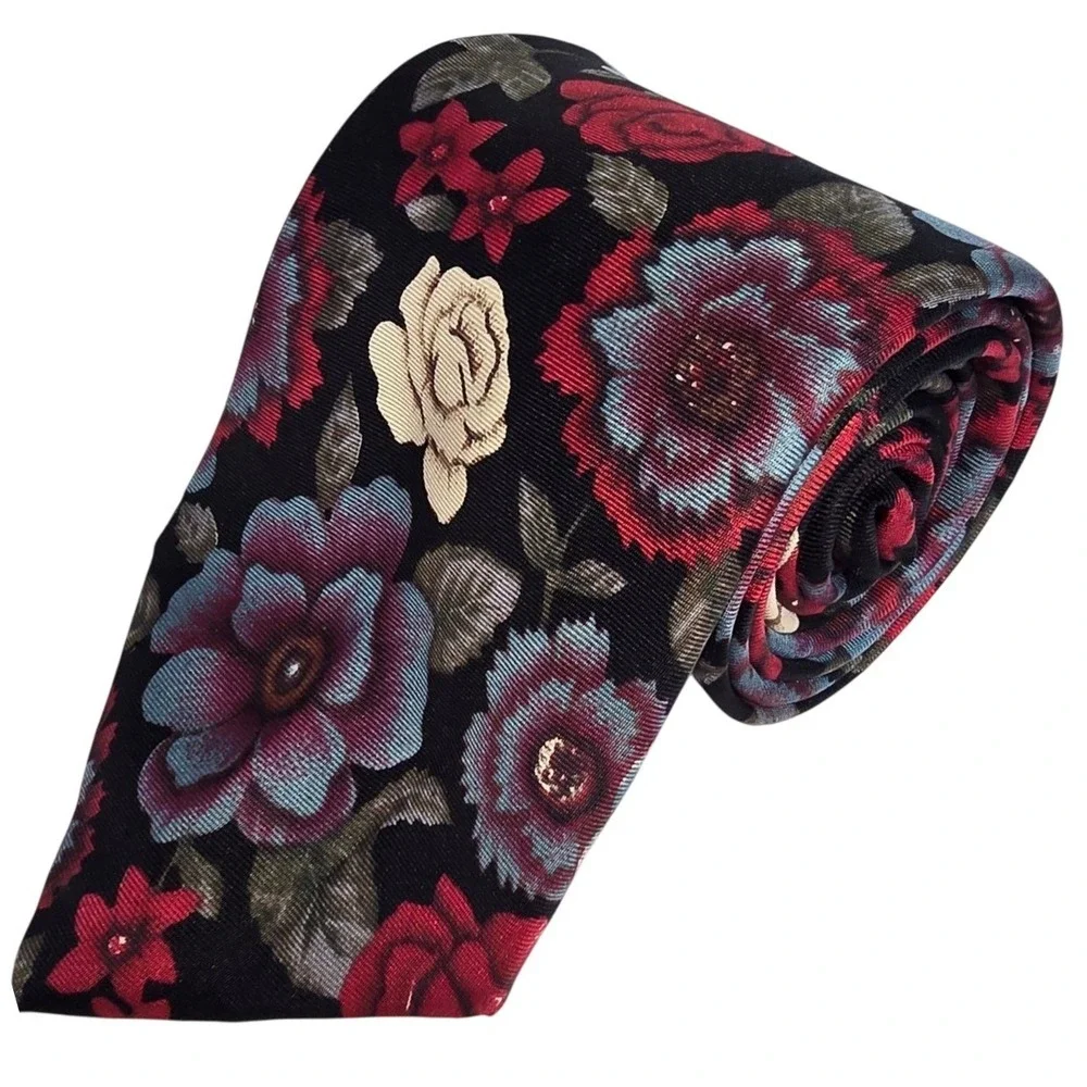 VINTAGE  Black‎ with Roses Woodward Tie100% Italian Silk Made in U.S.A.